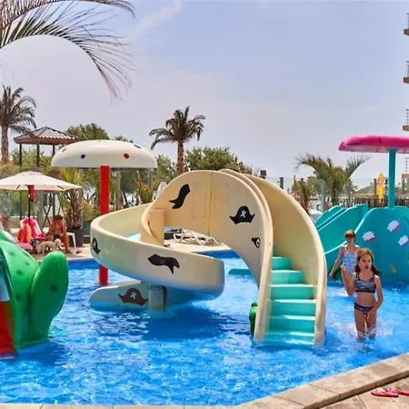 Pool & Mamaia Nord Langa Plaja * Navodari