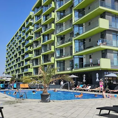 Pool & Mamaia Nord Langa Plaja Navodari